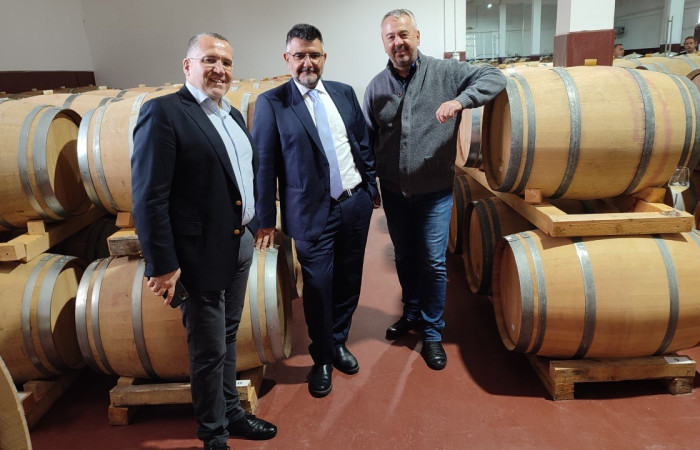 Ο CEO του Alexandrion Group, Στέλιος Σάββα, με το μέλος του δ.σ του Ομίλου, Γιάννη Χορόζογλου και τον Δημήτρη Κανελλάκη