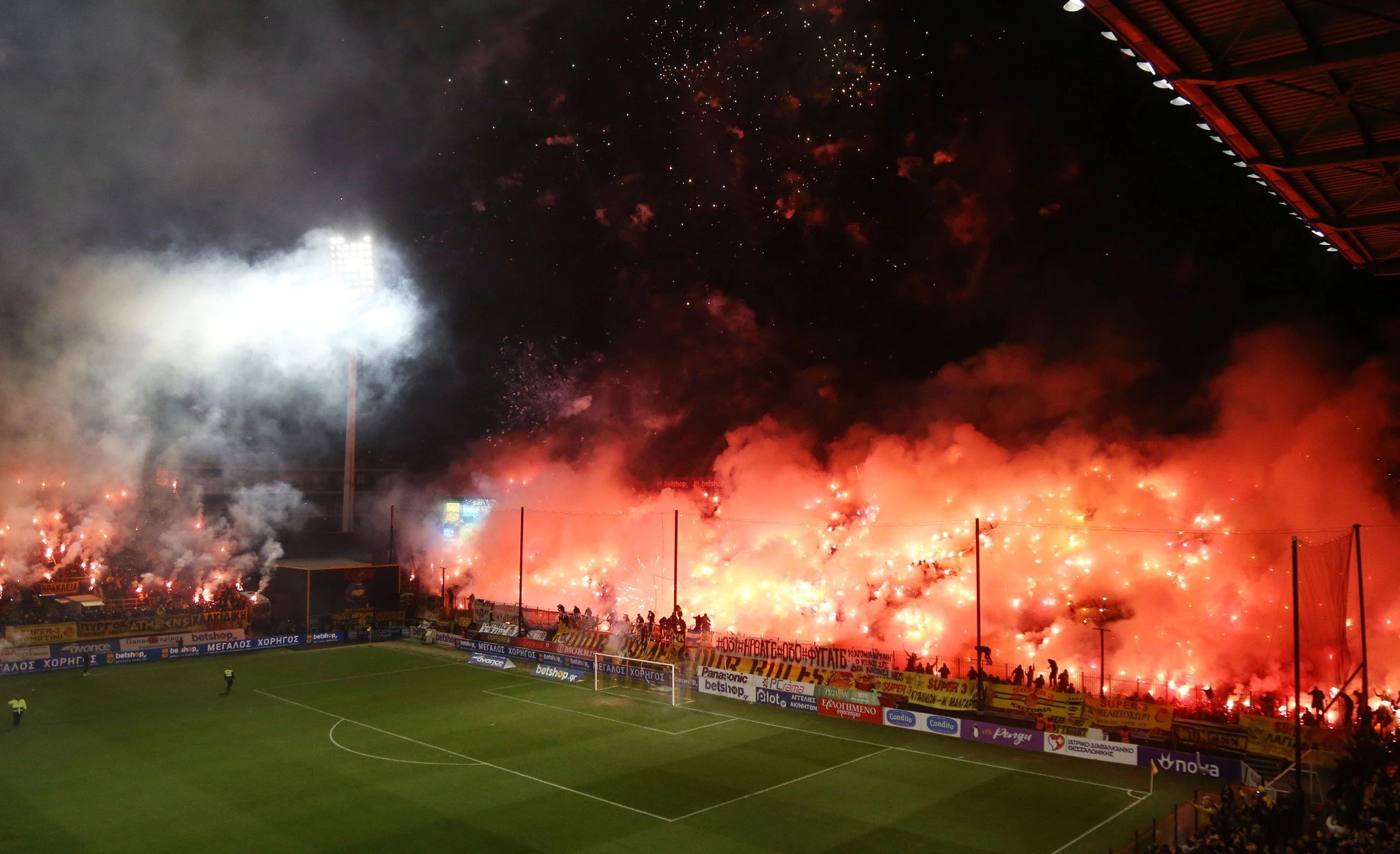 aris-pyro-show2.jpg