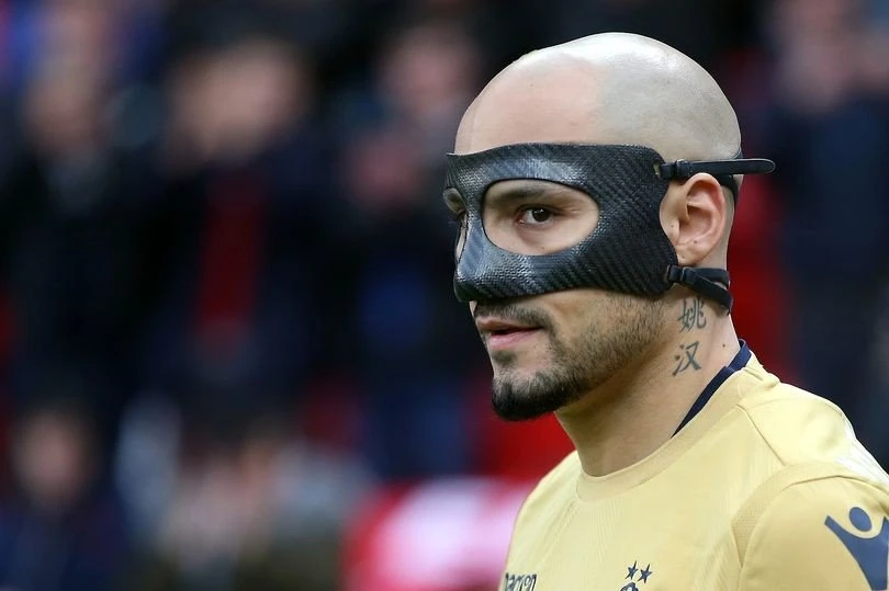 benalouane-mask2.jpg