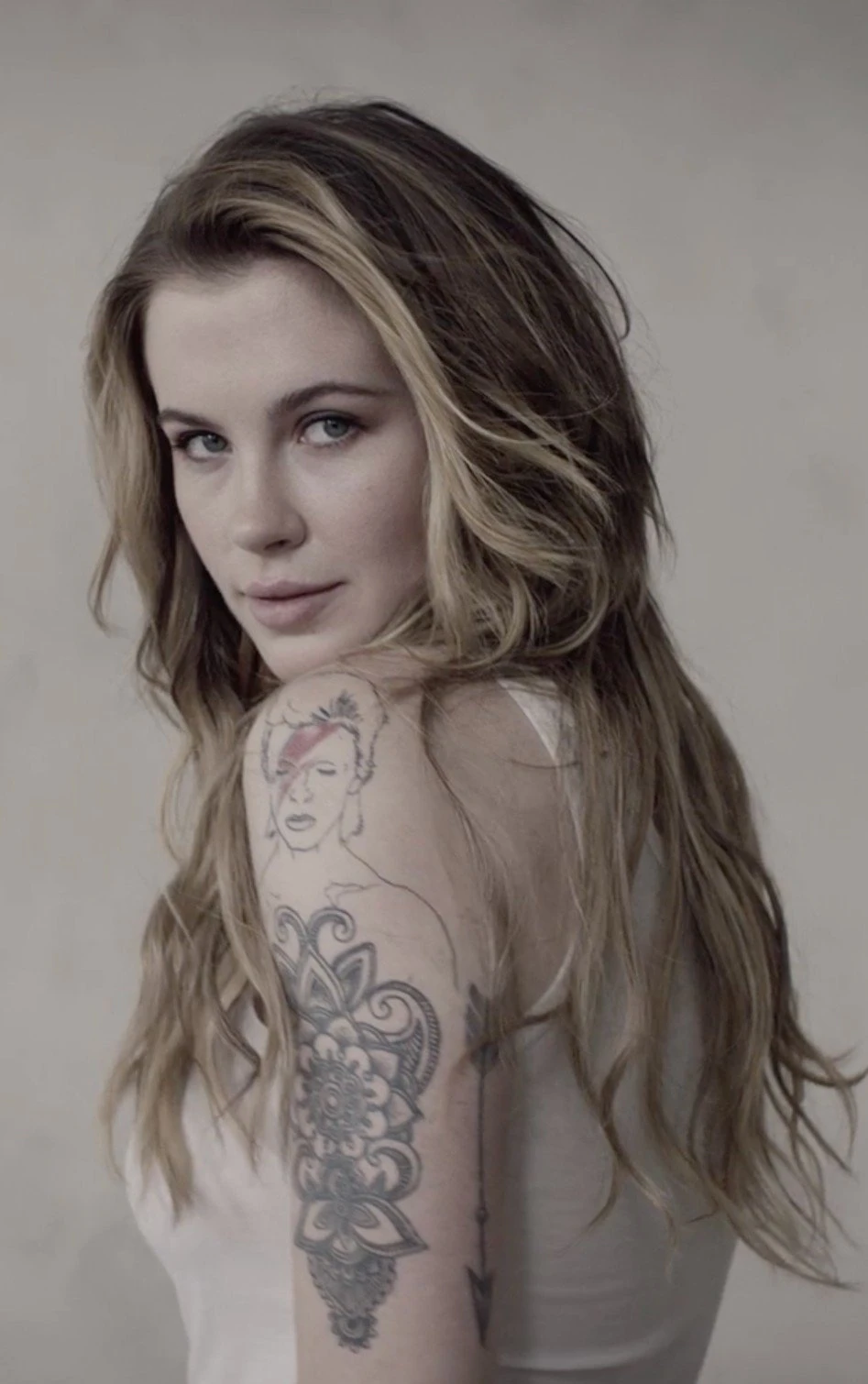 ireland-baldwin-bQAXG.jpg