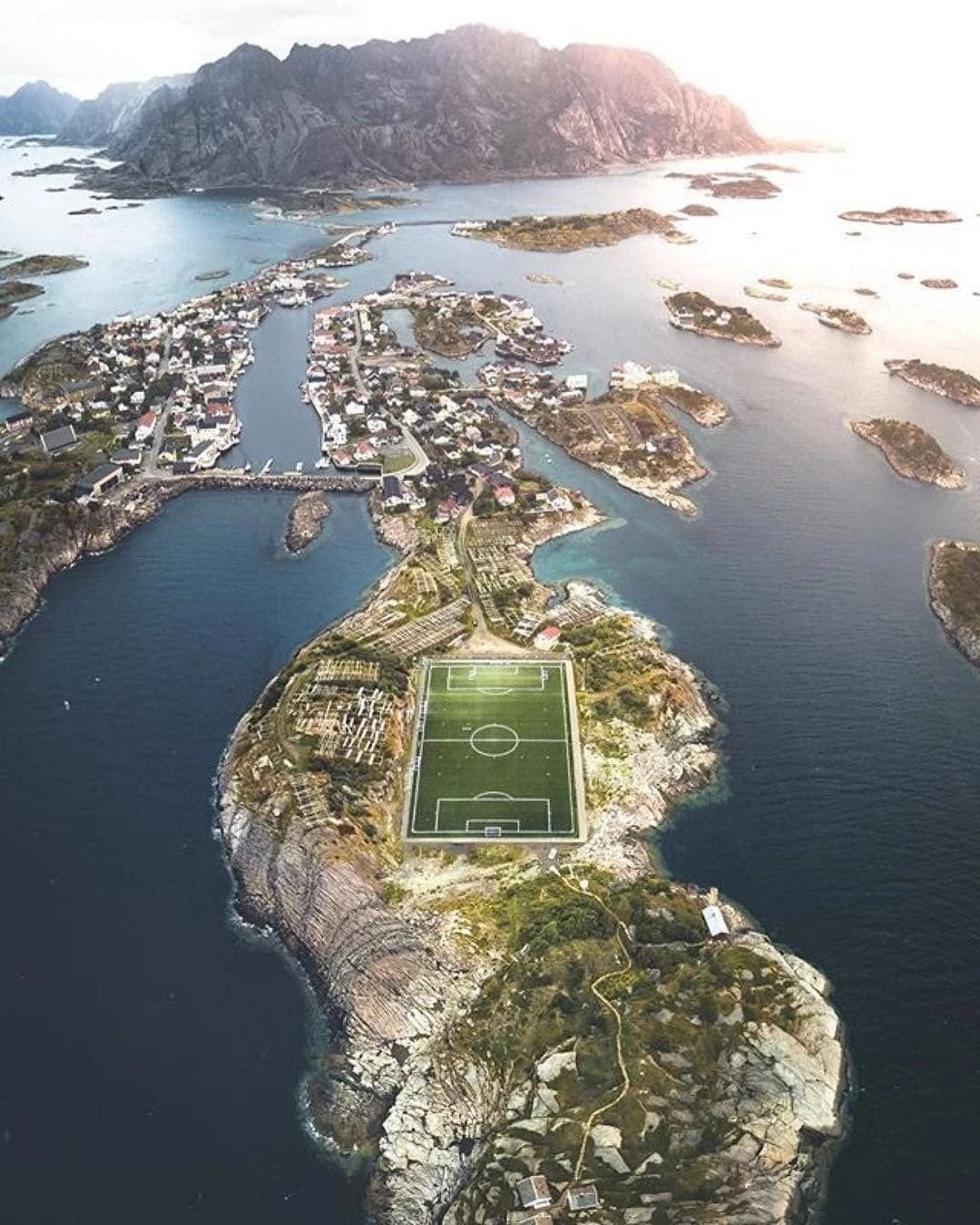 henningsvaer-stadion-2.jpg