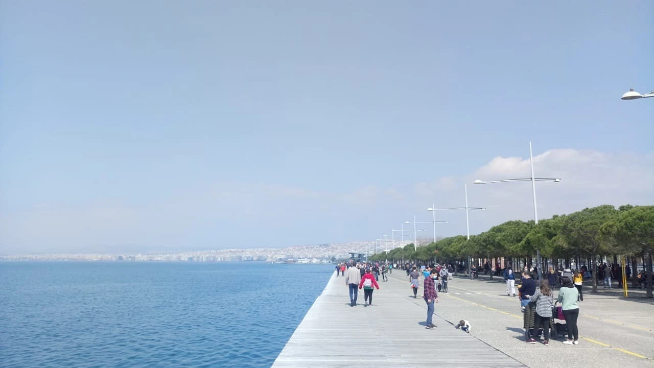 thessaloniki-paralia-2.jpg