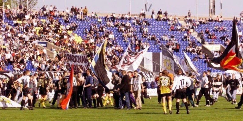 partizanaek1999.jpg
