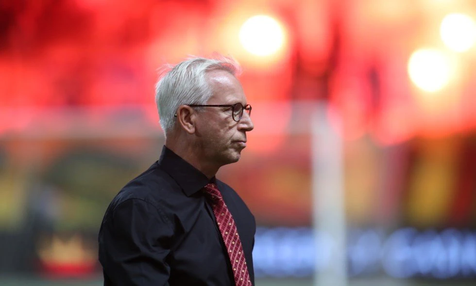 pardew-aris-EZeZ6.jpg