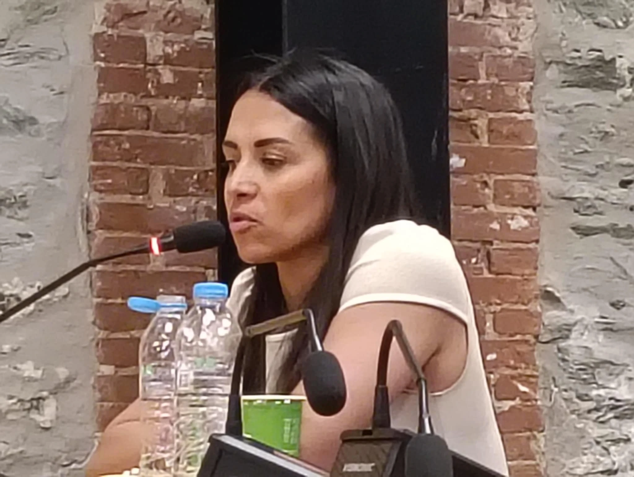 100.jpg