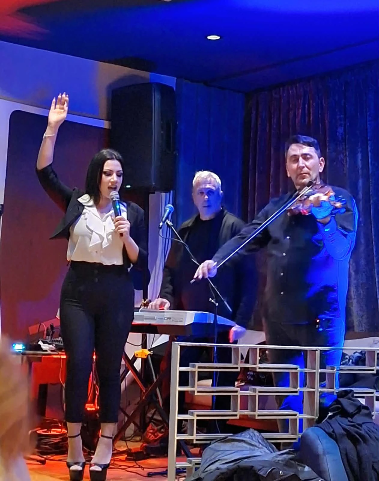 1f08bbef-6ae5-4b52-857b-4cf5289df1d6.jfif