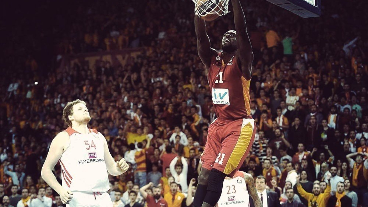 «Ερυθρόλευκος» ο Μενσά Μπονσού