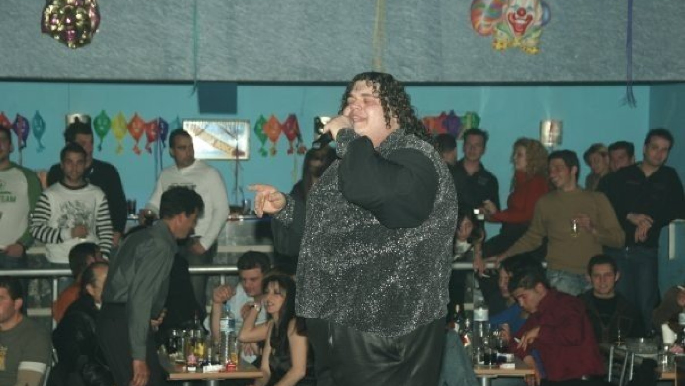 Ποιός πολύ γνωστός τραγουδιστής έχασε 190 κιλά; (ΦΩΤΟ)