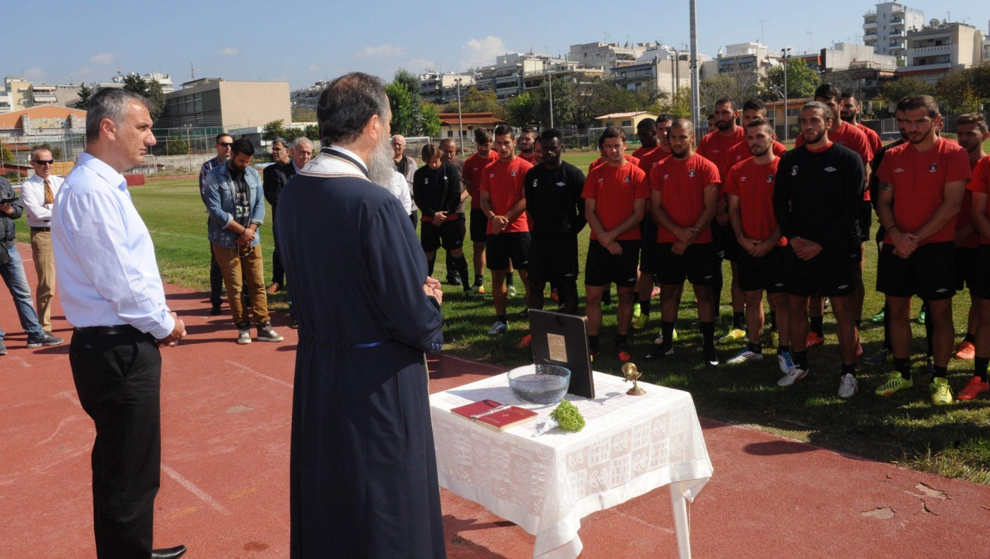 Αγωνία σε τρία μέτωπα