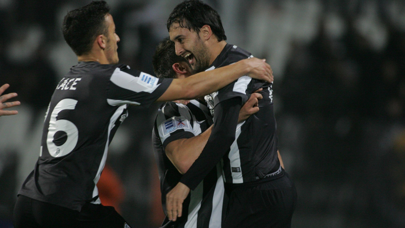 Τα «τερτίπια» της μπάλας, η ανατροπή...  της ανατροπής και οι γνωστές αδυναμίες