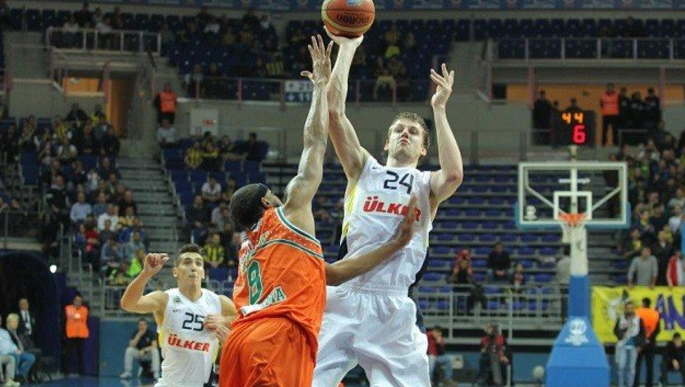 Με αέρα... από τη Βαρκελώνη η Φενέρ