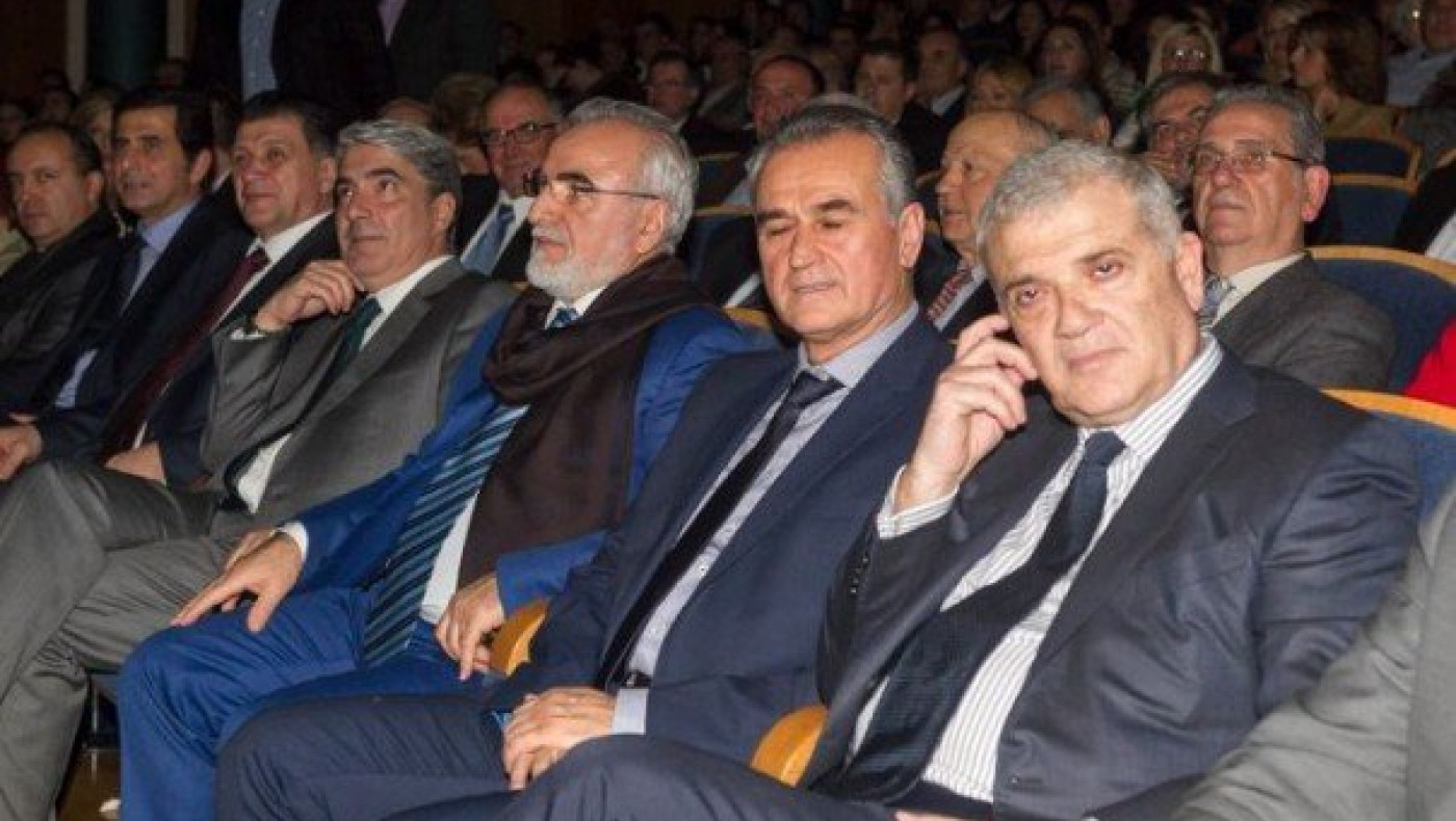 Μόνος στα μπουζούκια ο Μελισσανίδης!