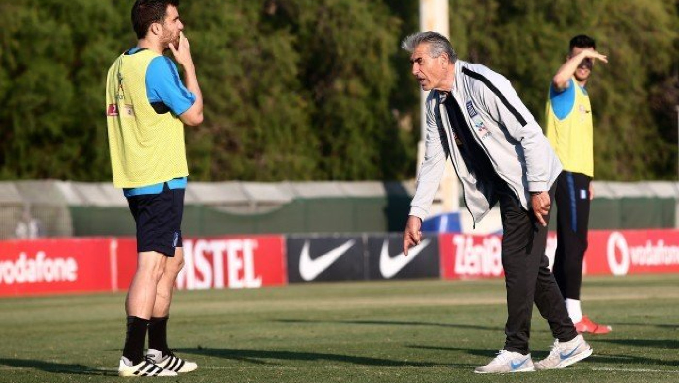 Να τους    καθαρίσει                    και τους δυο