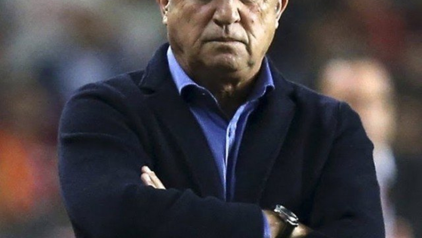 Ο Φατίχ Τερίμ           σκανάρει  τον Ευθύμη Κουλούρη