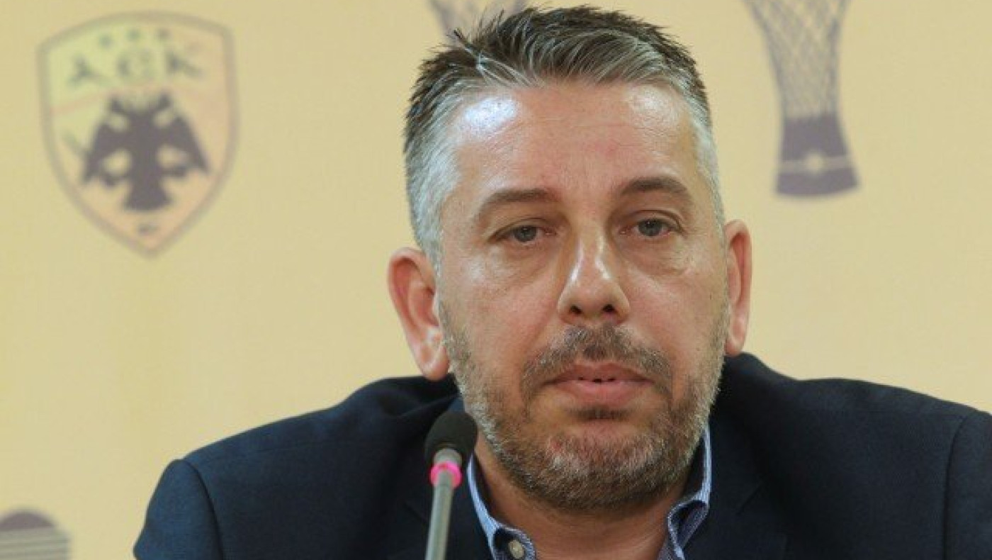 Ηλίας Παπαθεοδώρου μιλάει για       όλους και για όλα