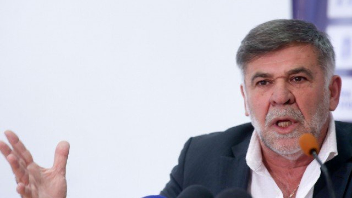 Εξαγοράζοντας                όνειρα σε… σκοτεινό παζάρι