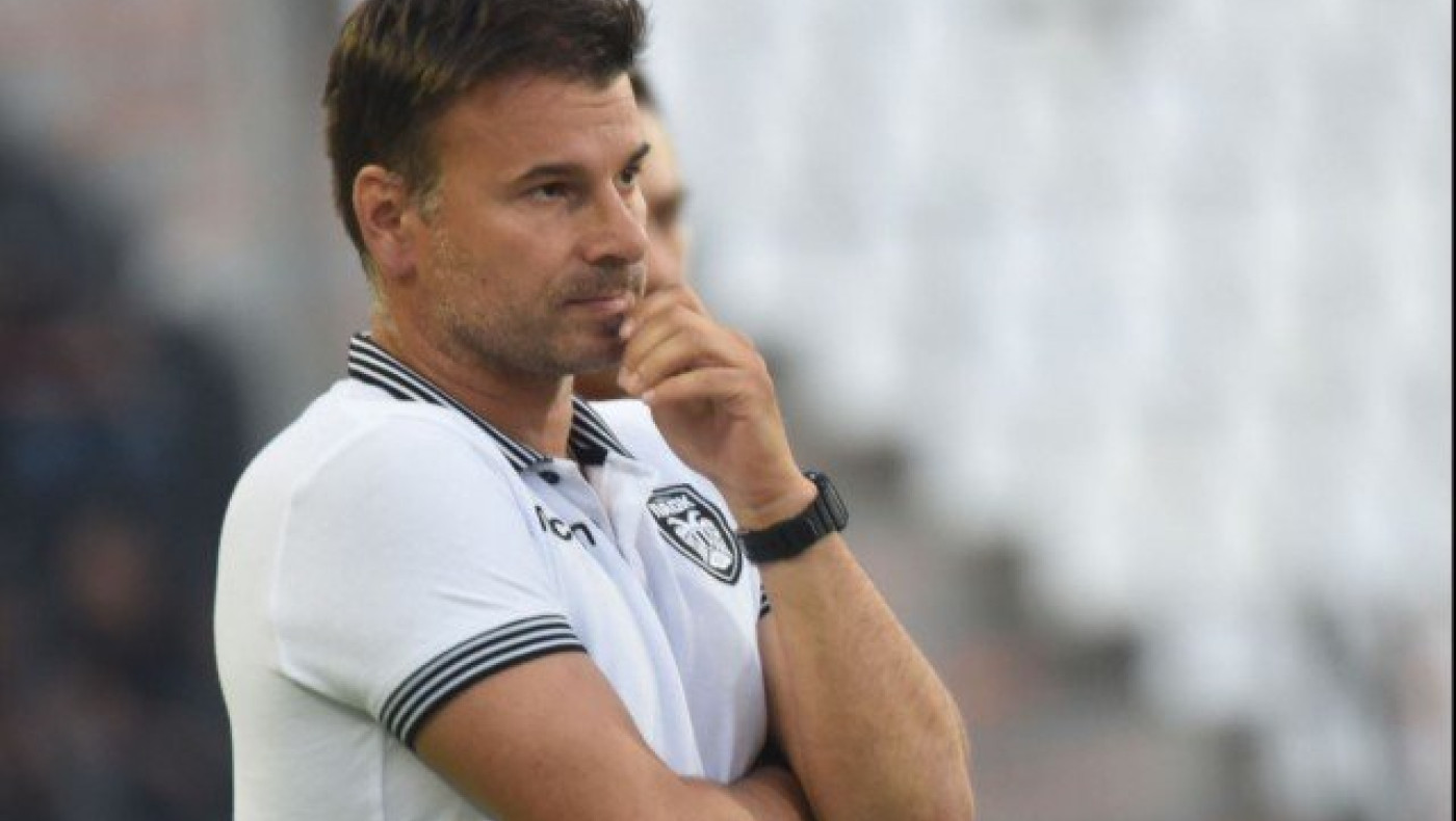 Ξανά άνεργος                    ο Αλεξάνταρ Στανόγεβιτς