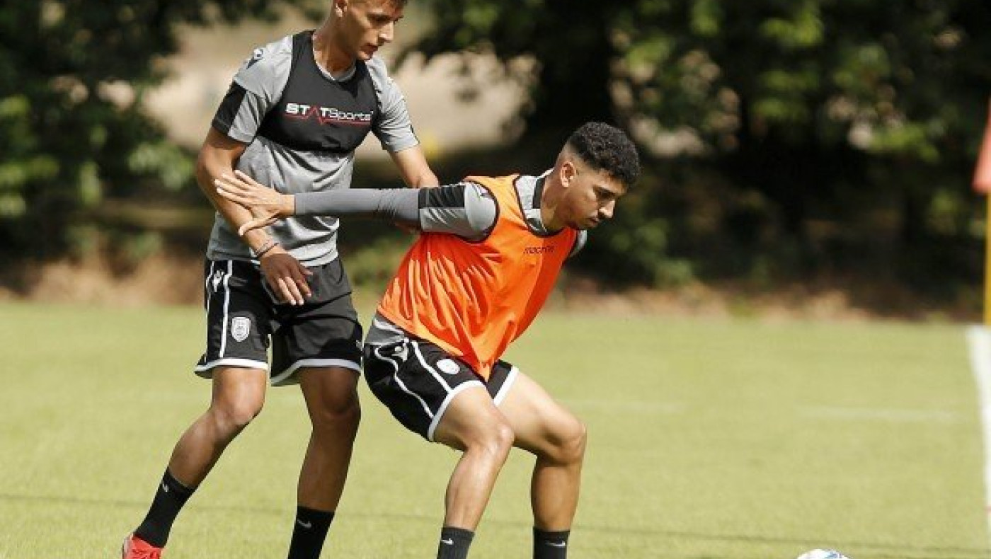 Ρόστερ                  γεμάτο μεν, αλλά όχι πλήρες δε…