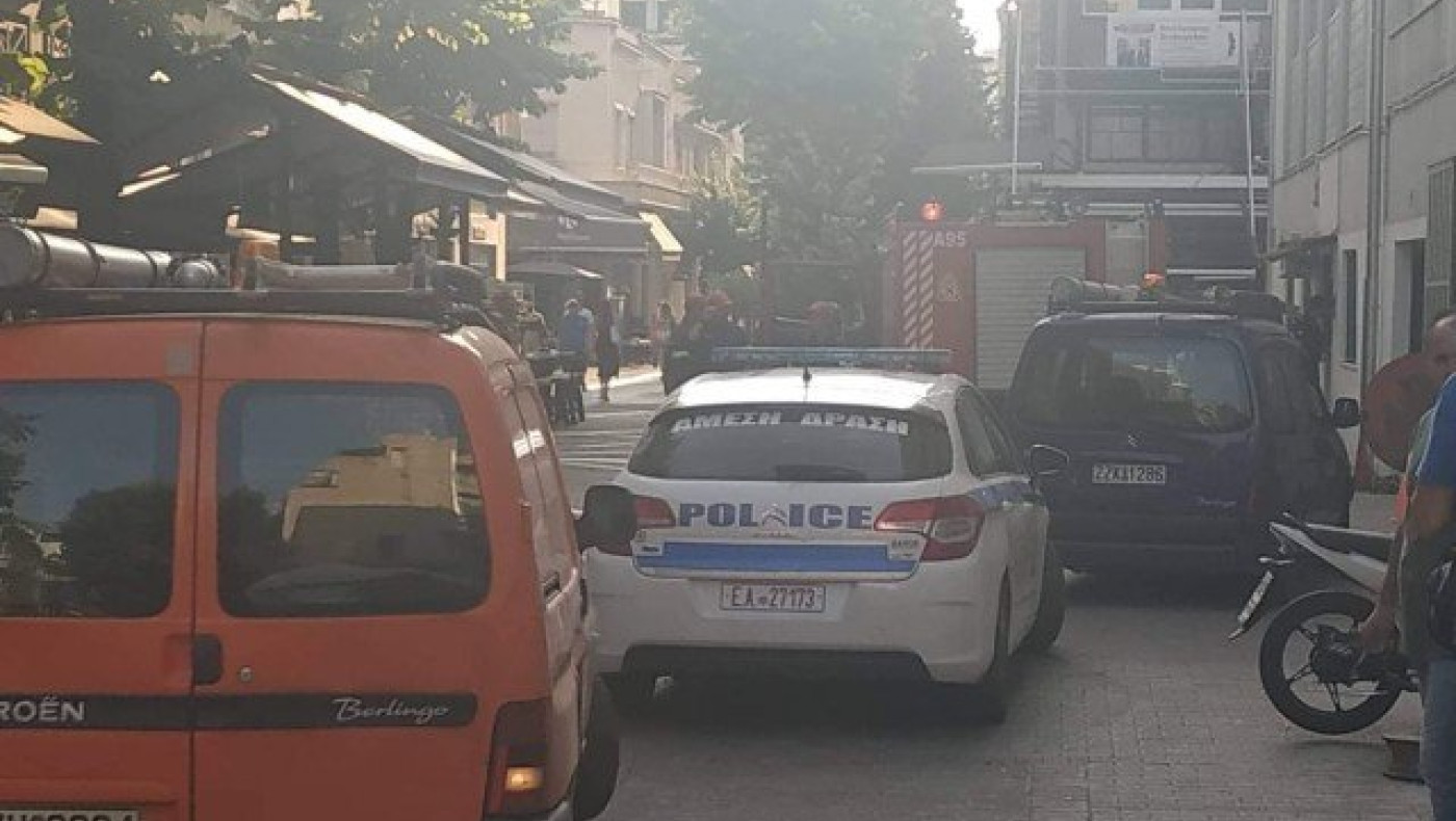 Ισχυρή έκρηξη στα δικαστήρια της Λάρισας!       (BINTEO)