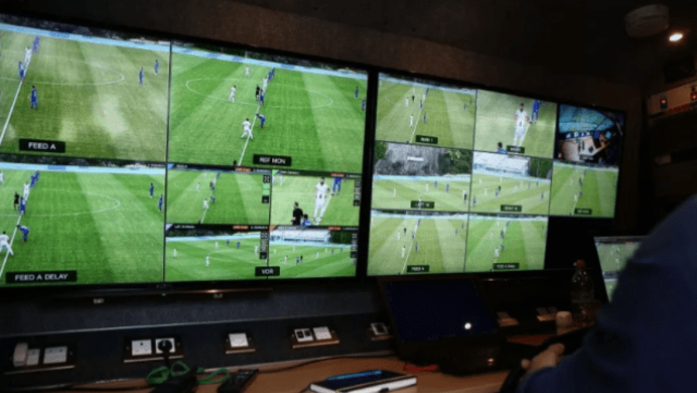 Ταφόπλακά τους (θα) είναι                        το VAR…