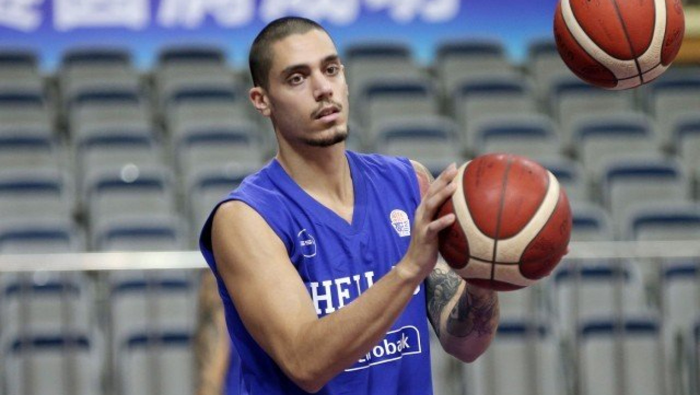 Νοκ-άουτ ο Κόνιαρης                                    στην Εθνική