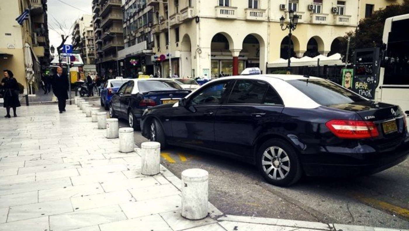 Θεσσαλονίκη: Τους πήγε στον Δενδροπόταμο και του «ξάφρισαν» το ταξί