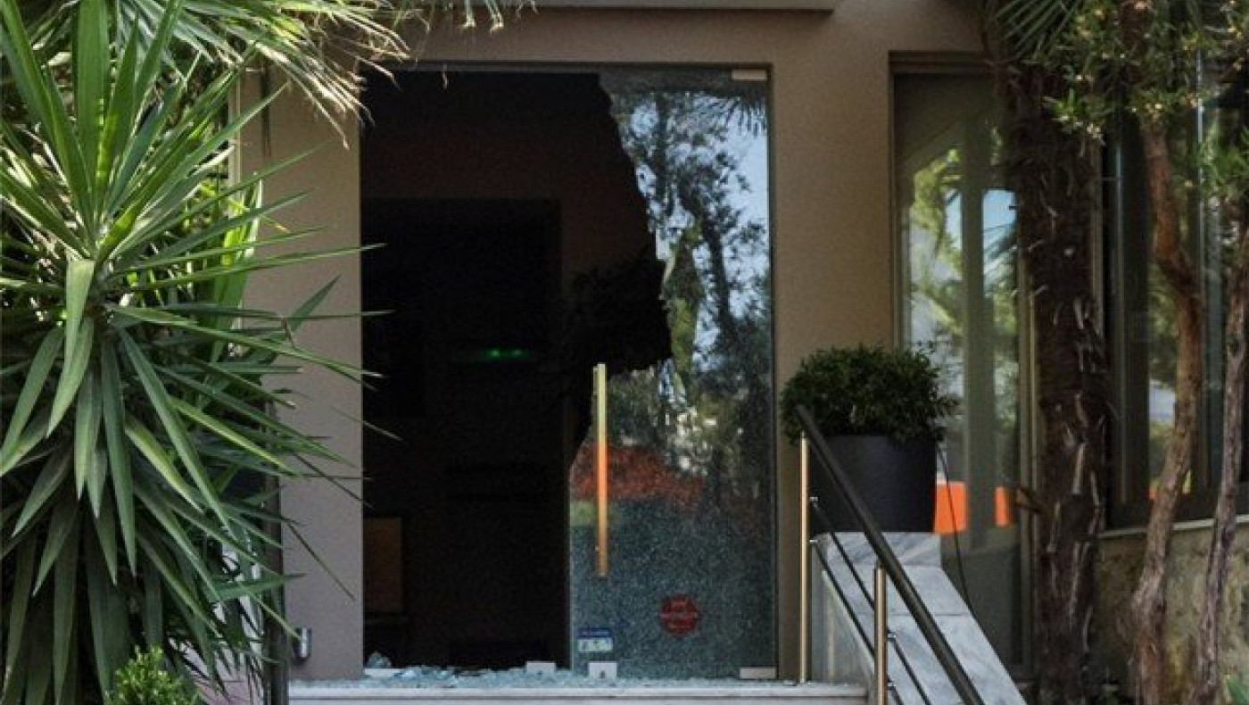 Επίθεση Ρουβίκωνα στο εστιατόριο του Εκτορα Μποτρίνι στο Χαλάνδρι