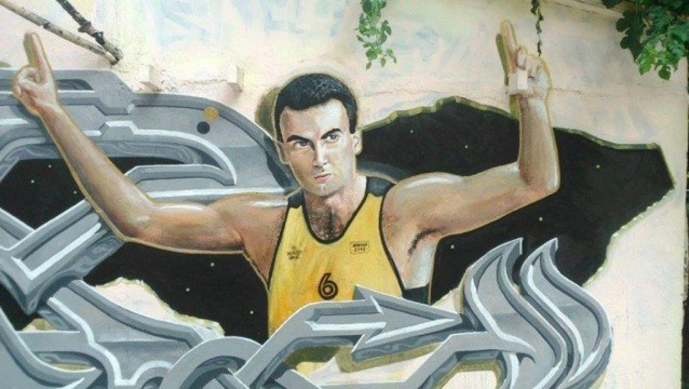 Σβήστηκε ολοκληρωτικά το γκράφιτι του Νίκου Γκάλη (pics)