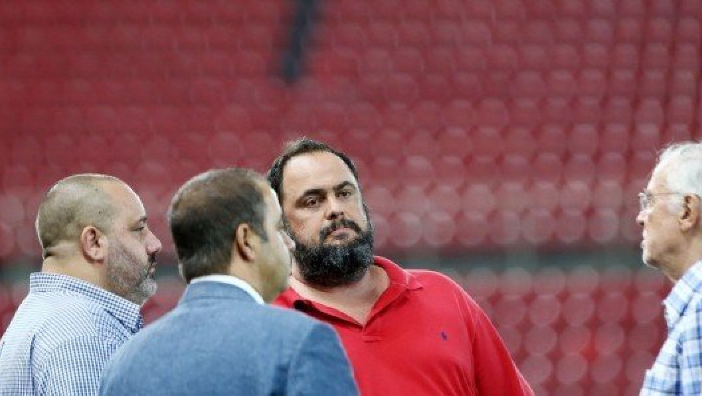 Οταν τα     παχύδερμα                  αυτοσαρκάζονται