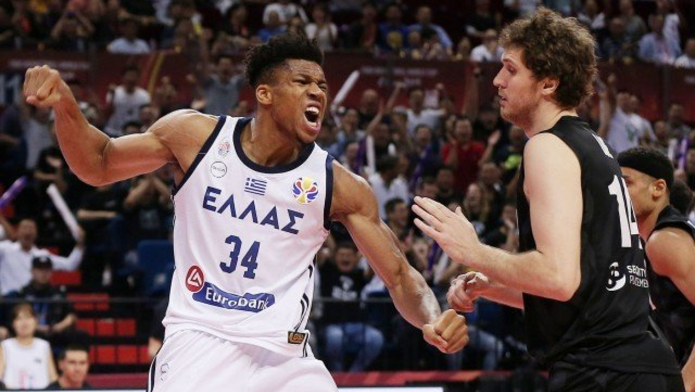 LIVE: Τσεχία - Ελλάδα                       (Παγκόσμιο Κύπελλο)