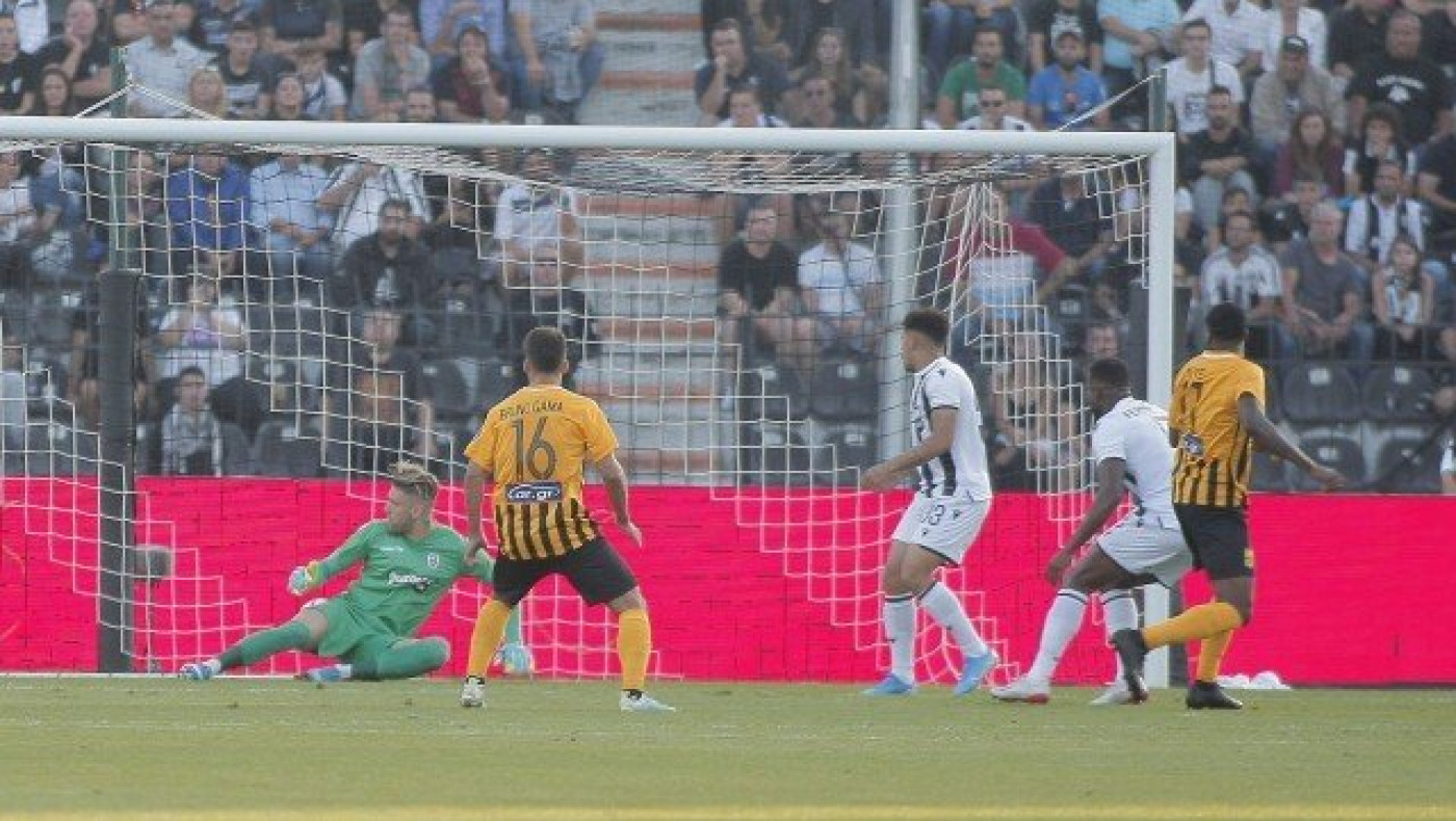 Πληγή για τον ΠΑΟΚ η άμυνα                       και τα τραγικά λάθη