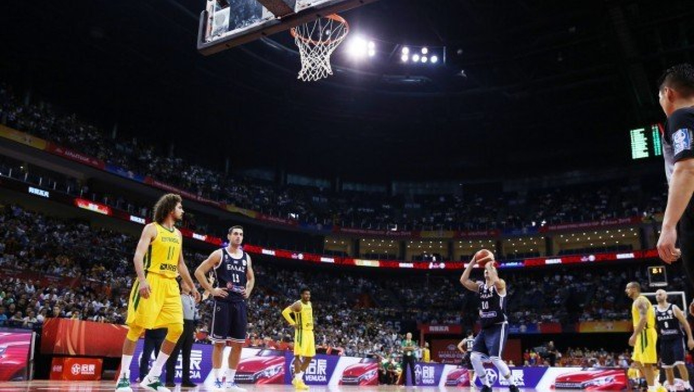 ΚΛΟΠΗ: Φουλ αντικανονικό το διώξιμο στη βολή του Σλούκα (vid)