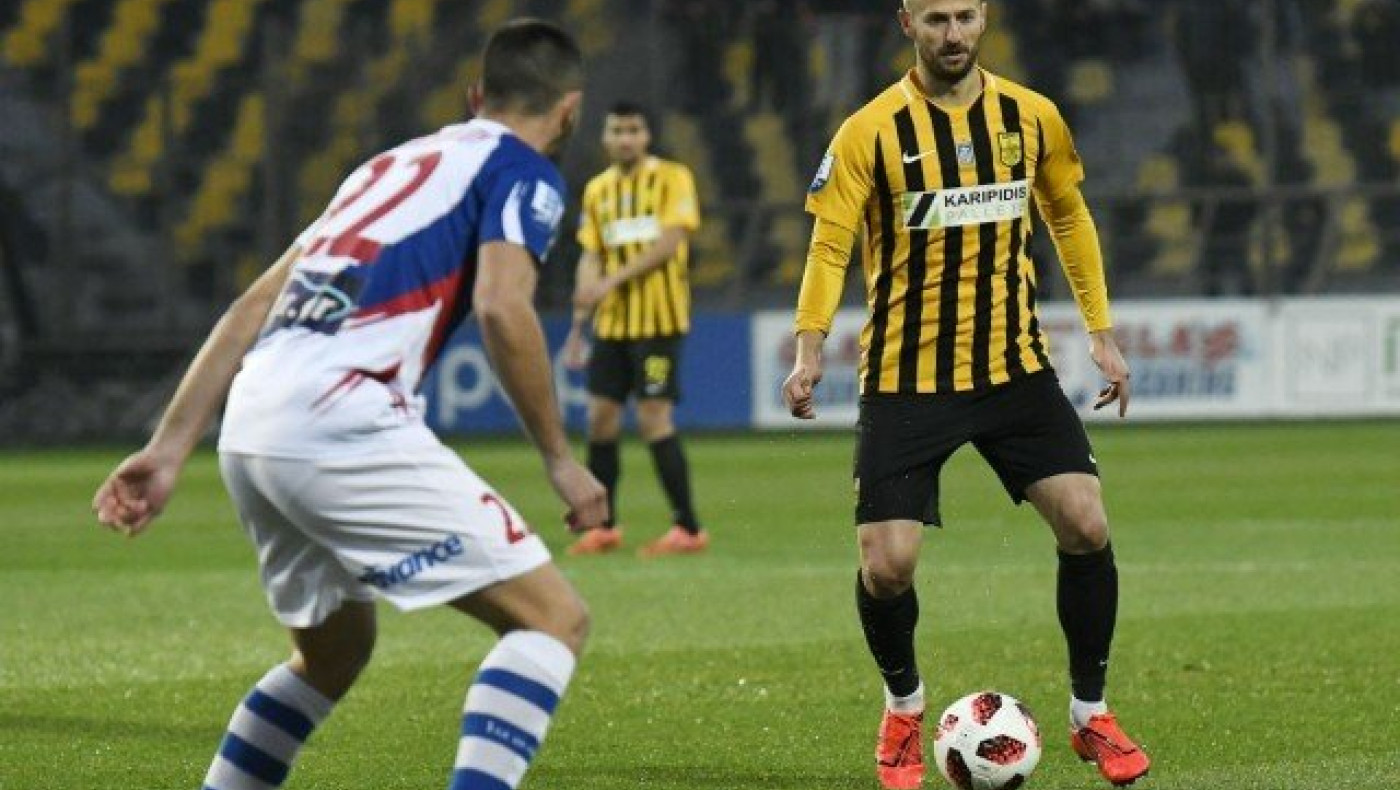 Υπέγραψε στη Μέλμπουρν Βίκτορι ο Μπάσα               (pic)