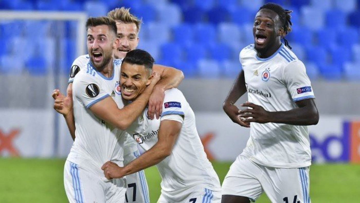 Γκέλα για Γιουνάιτεντ, όρθια στην Πορτογαλία η Σλόβαν Μπρατισλάβας