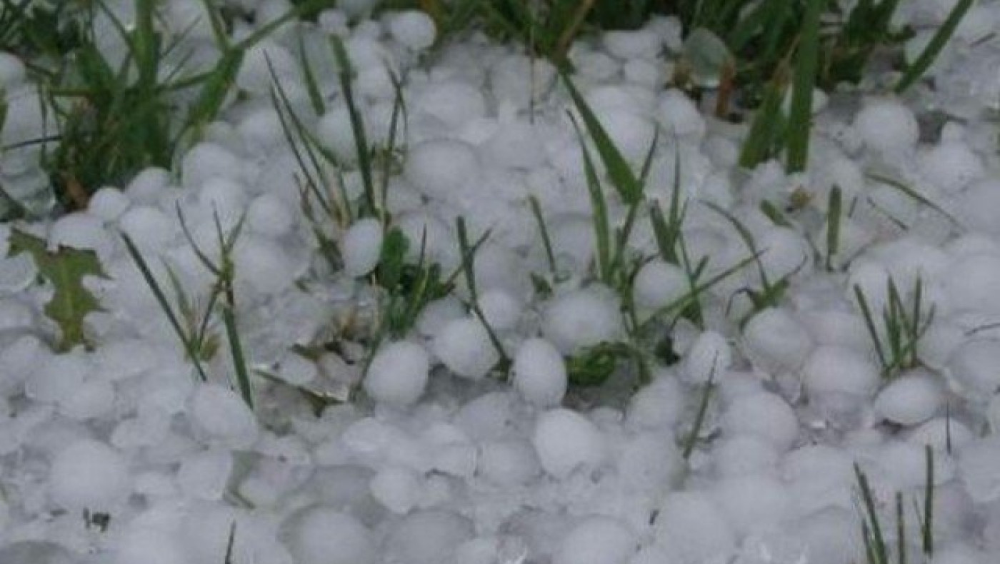 «Έστρωσε»... χαλάζι στην                             Ευρυτανία! (ΦΩΤΟ)