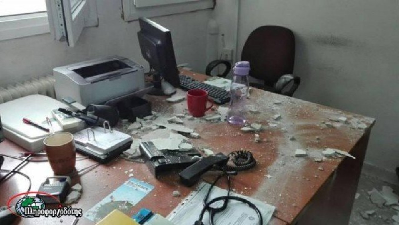 Τμήμα οροφής έπεσε πάνω σε γιατρούς στο Νοσοκομείο Βέροιας!