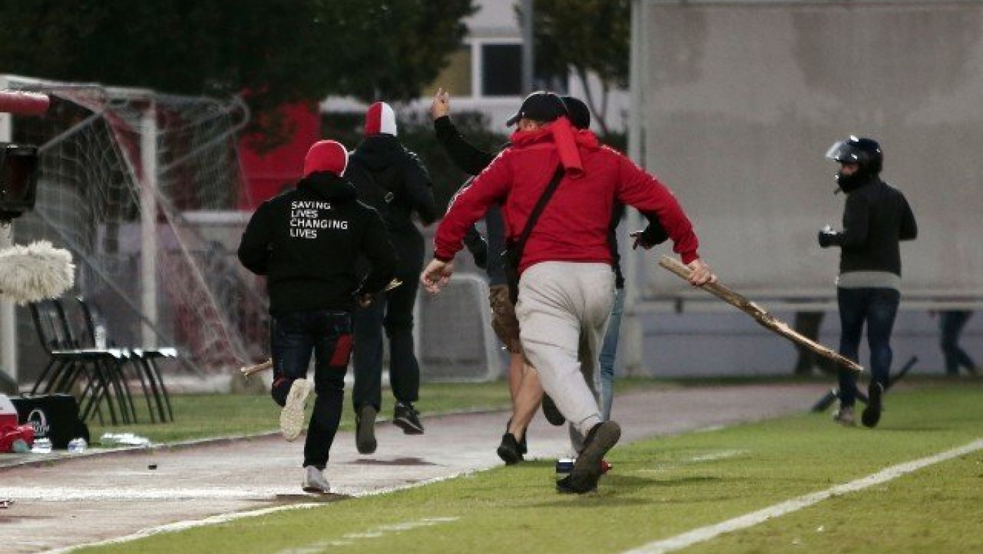 ΦΩΤΟΡΕΠΟΡΤΑΖ από την καφρίλα των χουλιγκάνων του Ολυμπιακού στου Ρέντη