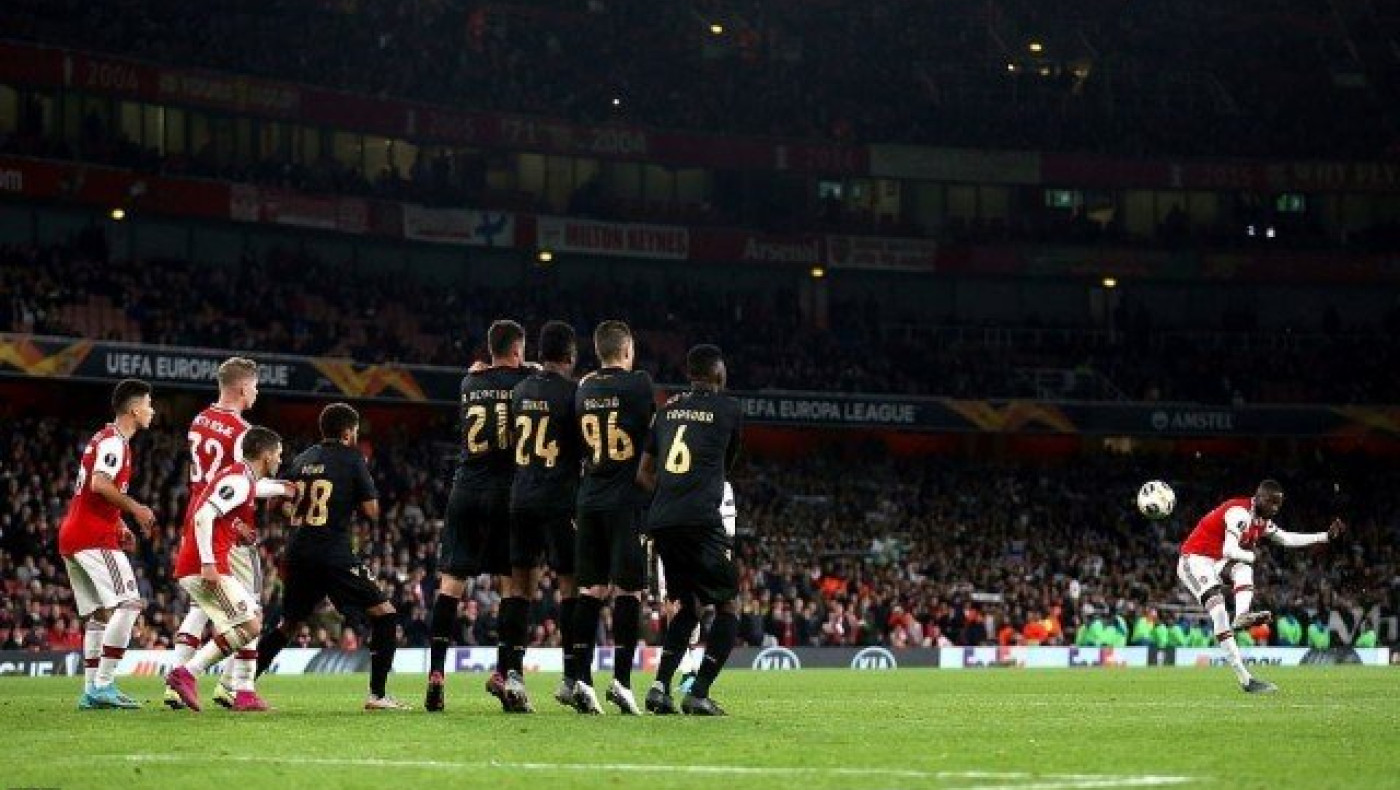 Δύο γκολ     με φάουλ;        Πεπέ, όπως Σουάρες (vds)