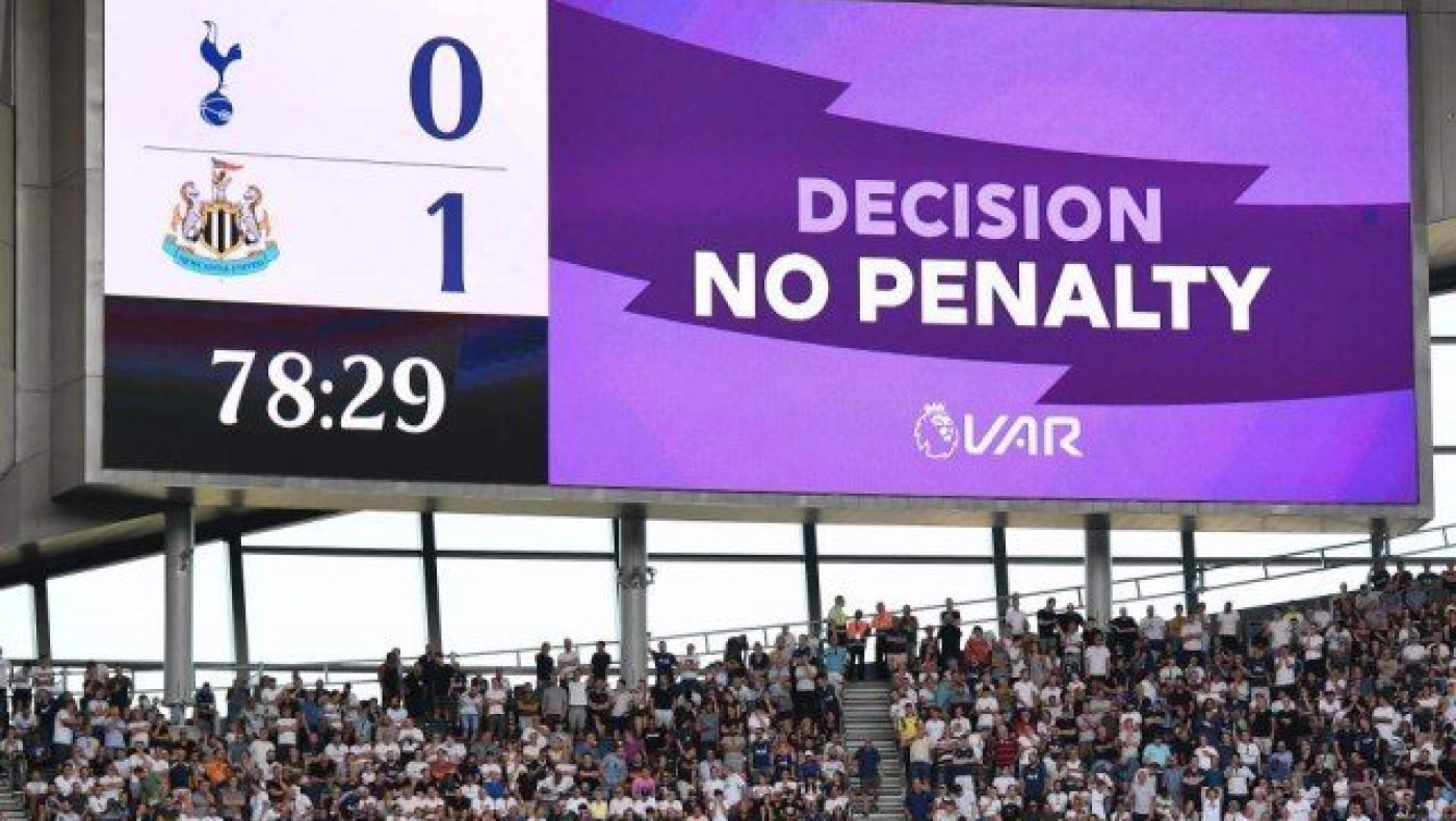 Ότι αμφισβητείται και στην Αγγλία το VAR, πρέπει να μας ανησυχεί πολύ