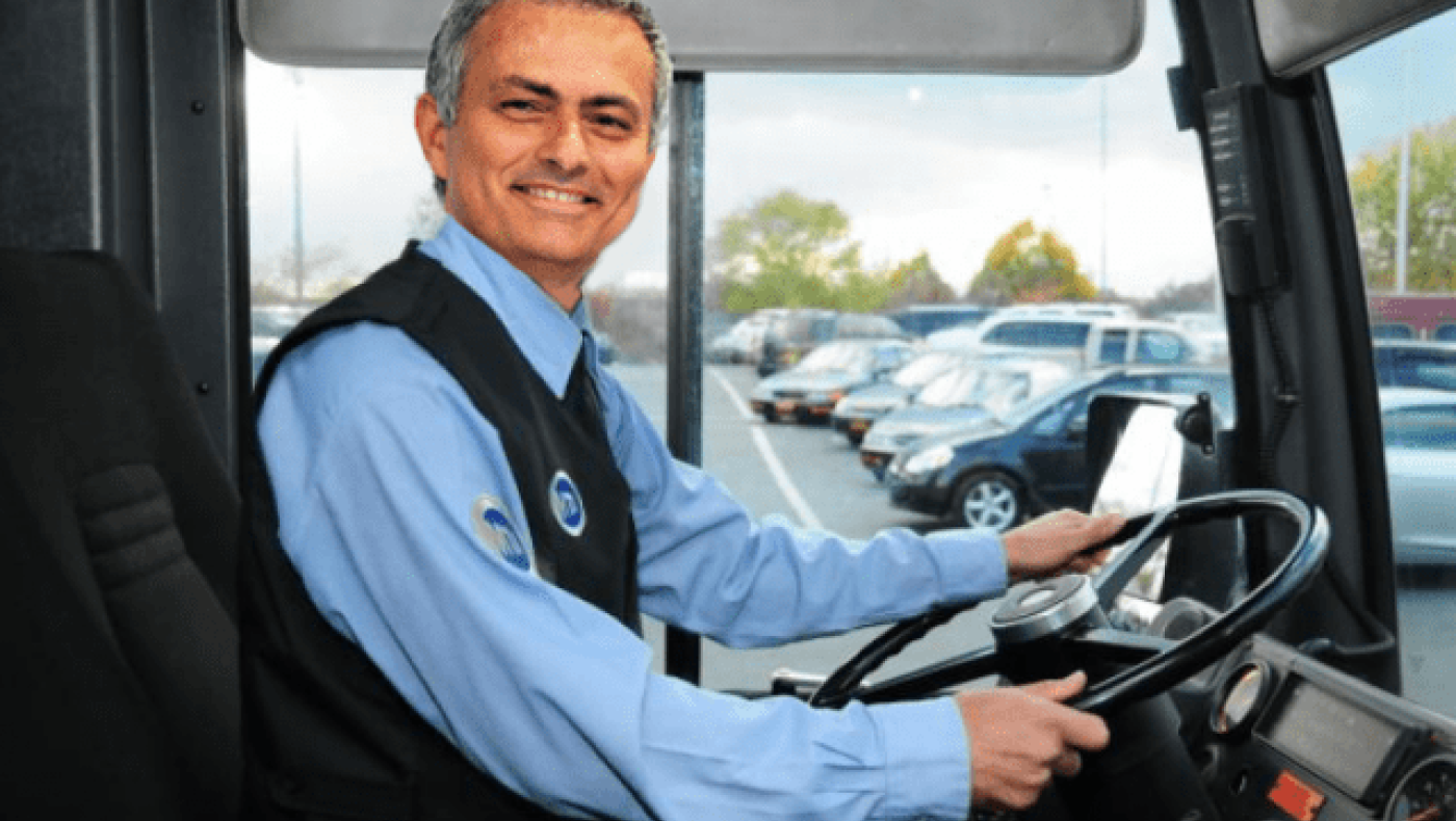 Το Twitter τρολάρει τον «λεωφορειατζή» Μουρίνιο (pics)