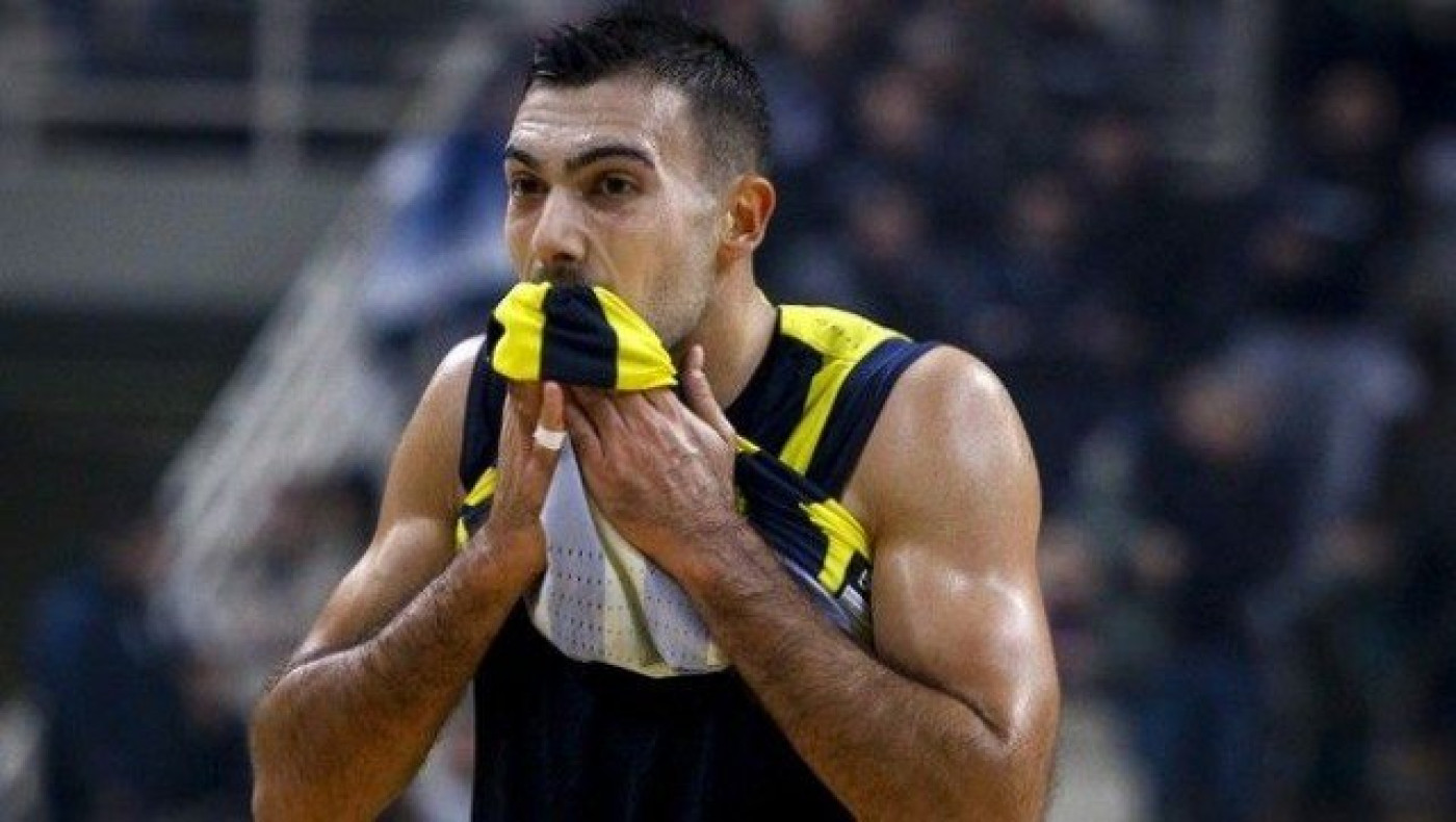 Η απάντηση του Σλούκα για το πανό του Κεμάλ Ατατούρκ!