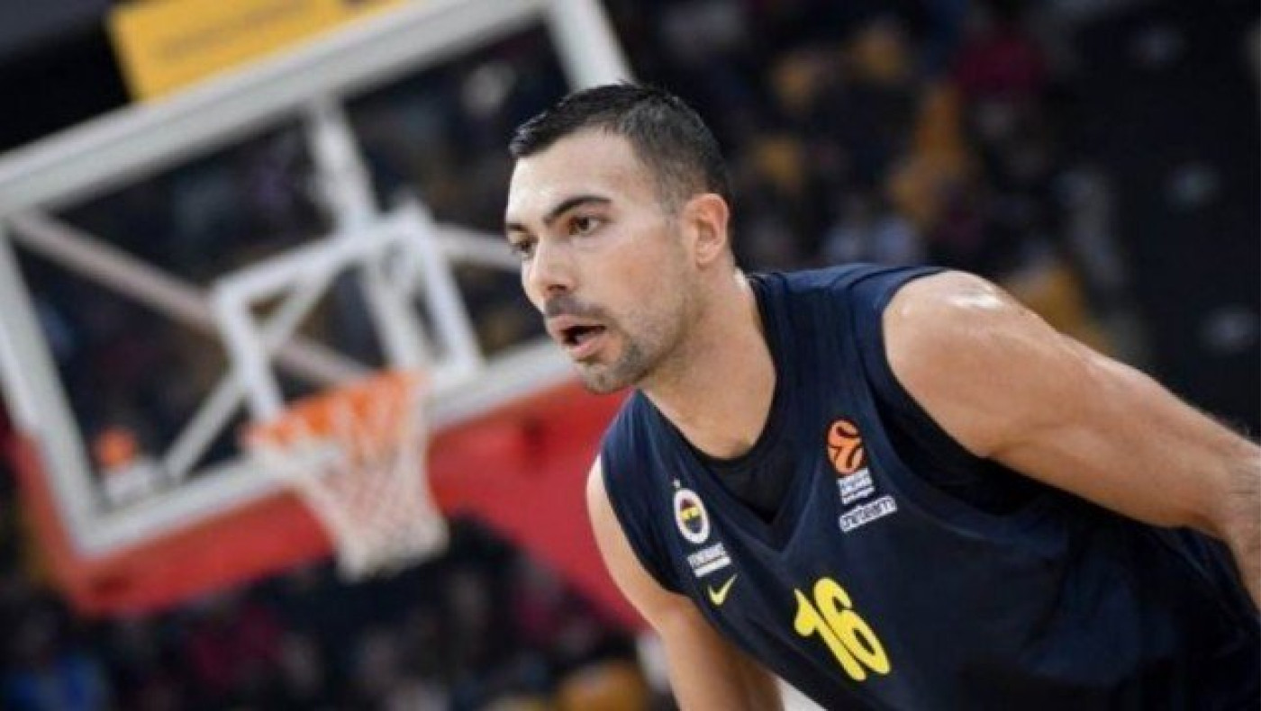 Aπίστευτα μηνύματα κατά Σλούκα: «Ο παππούς σου επέπλεε στη θάλασσα»