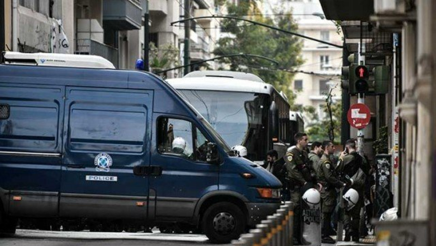 Εξάρχεια: Άθλιες συνθήκες για 138 πρόσφυγες στο κτίριο που εκκενώθηκε