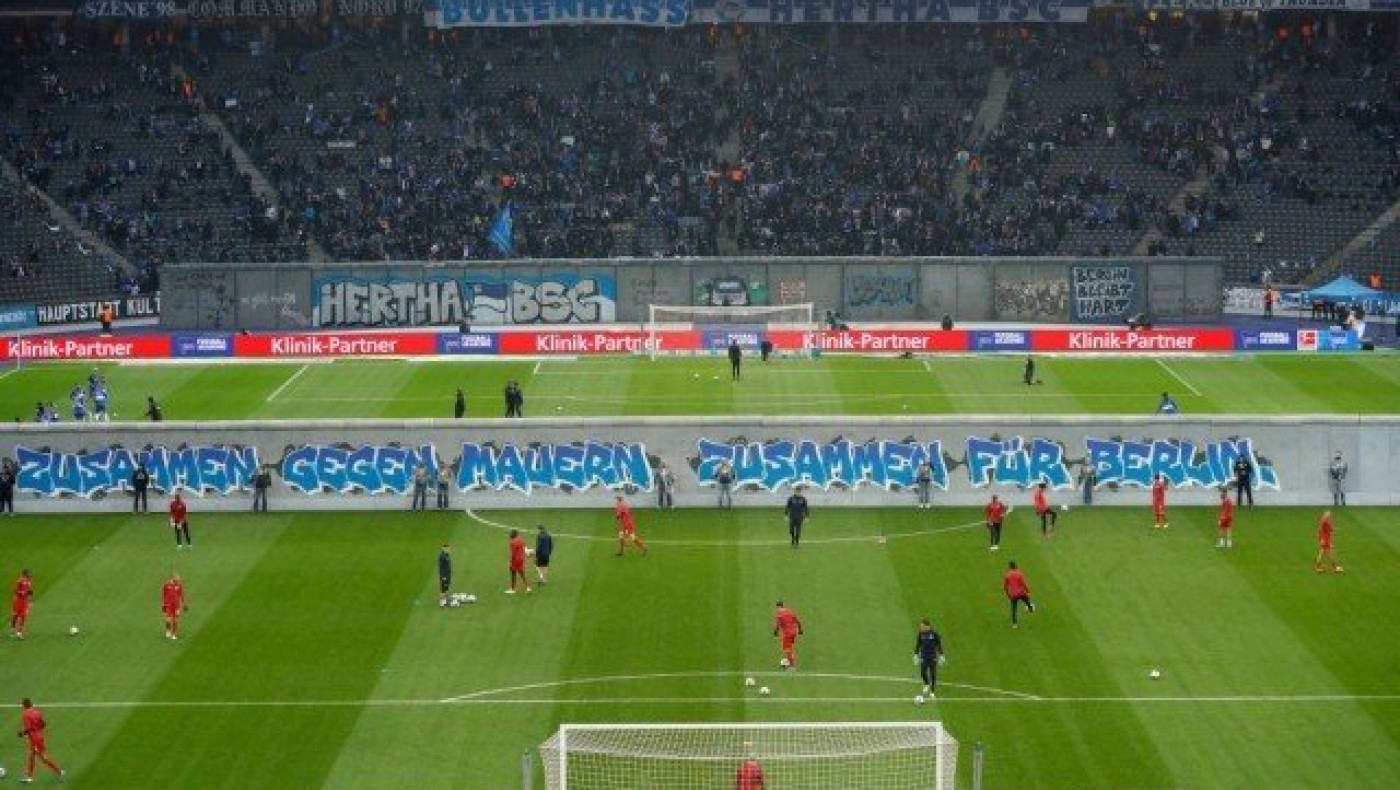 Με τείχος στο γήπεδο τίμησε η Χέρτα τα 30 χρόνια από την πτώση (Pics)