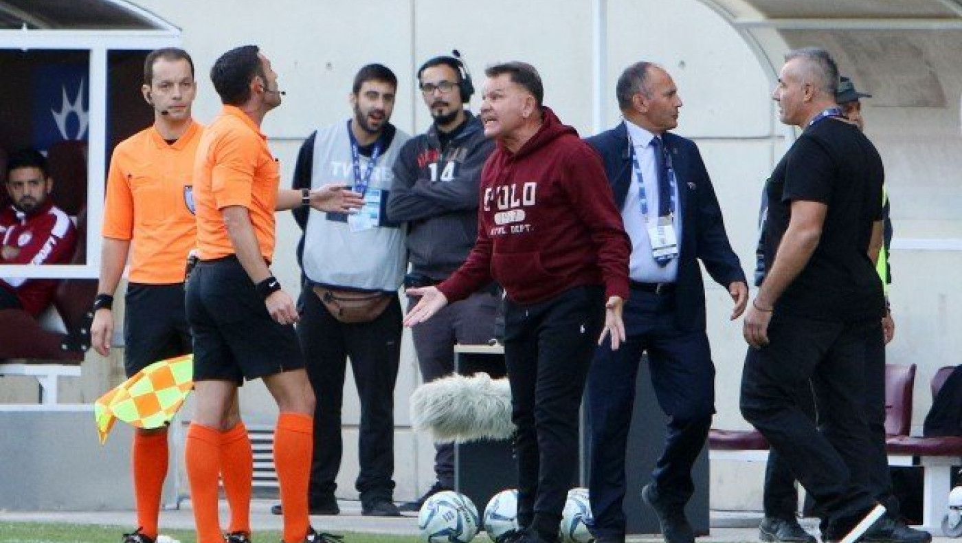 Μήνυση                                              Κούγια στον Κομίνη