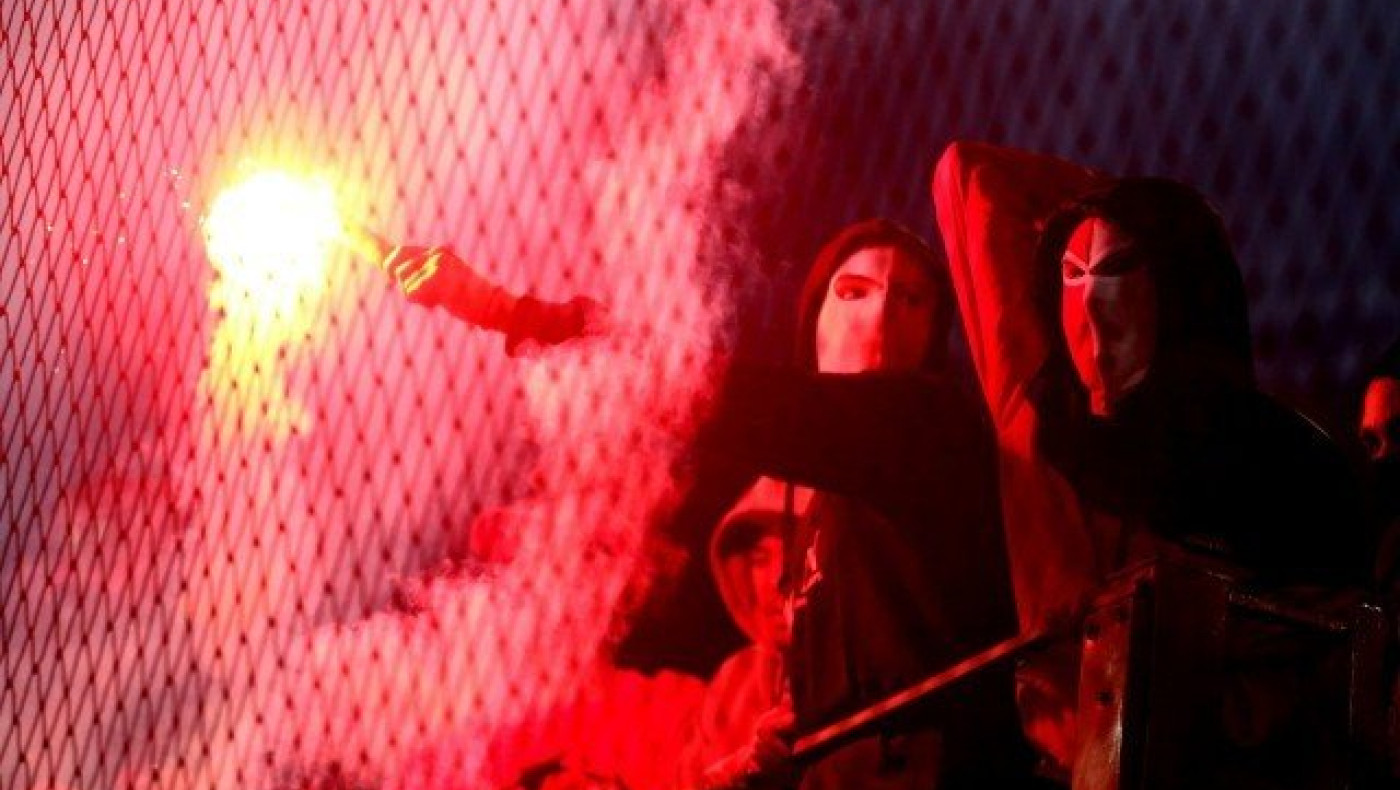 Η μπούκα των Μαρινάκη - Θεοδωρίδη και η μάχη της... πόρτας!