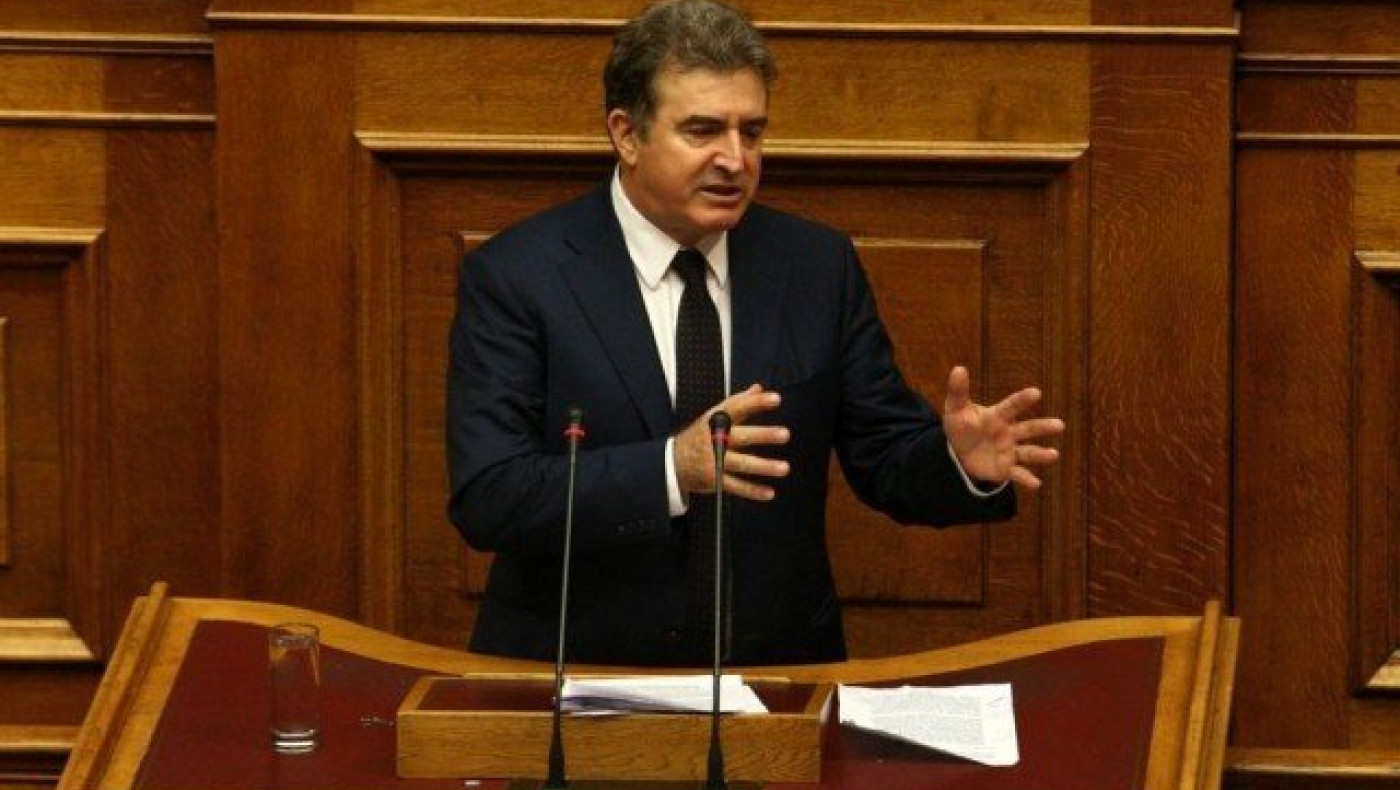 Ξυλοκόπησαν συνεργάτη                   του Χρυσοχοΐδη