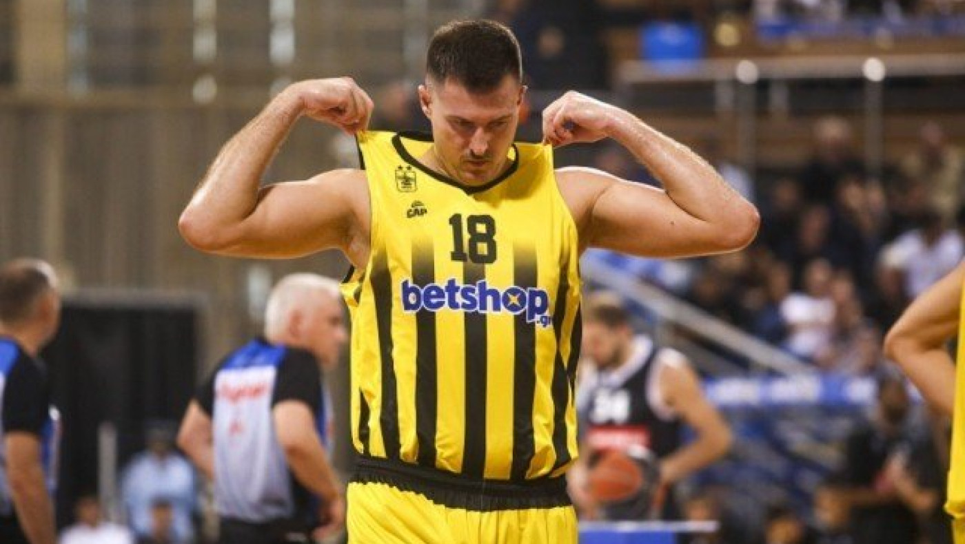 Στην πόρτα της εξόδου ο      Βλάντιμιρ       Ντραγκίτσεβιτς