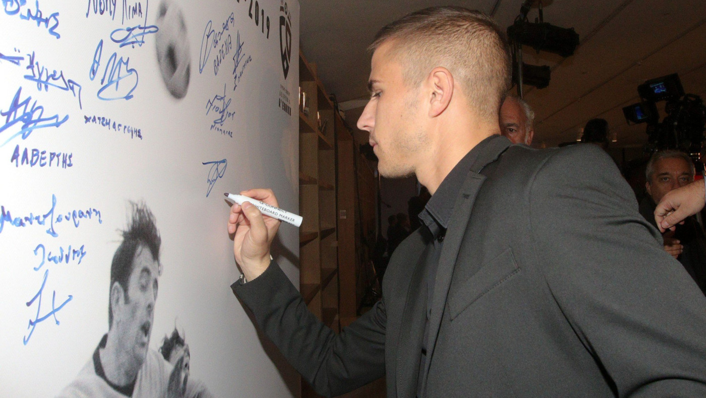 Το πολυτελές τζετ που μετέφερε το ζεύγος Πέλκα στην Πόλη!