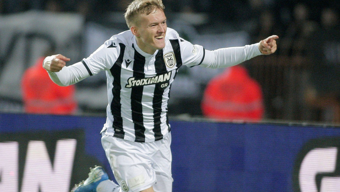 Κάρολ ο μέγας, μόνος πίσω από τον Λεβαντόφσκι